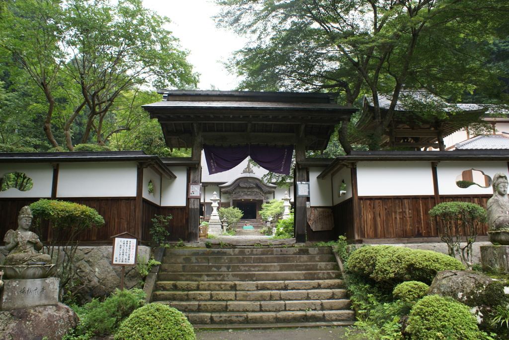 乾徳寺山門