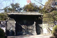 徳川家墓所鋳抜き門