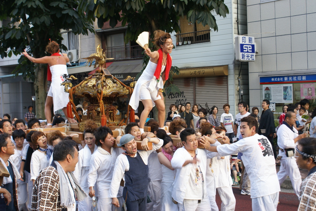 祭の女