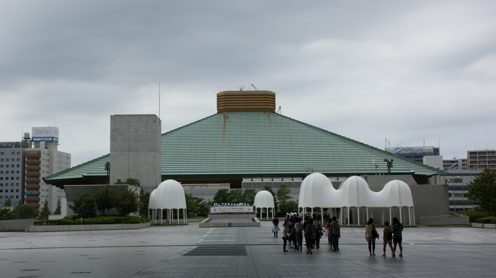 江戸東京博物館側から見た国技館