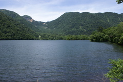 湯の湖と白根山