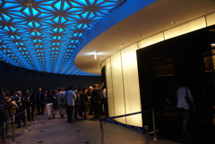 エレベーター前