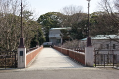 霧笛橋と近代文学館