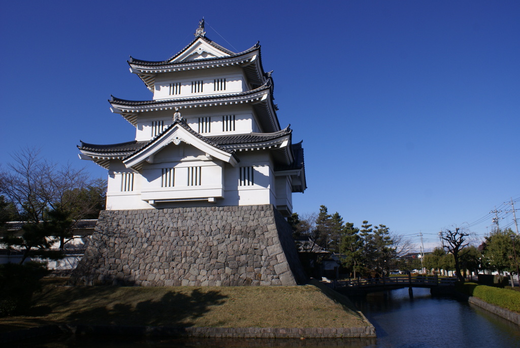 三階櫓と堀