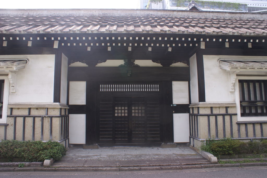 西館玄関