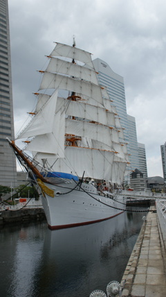 帆を張った日本丸