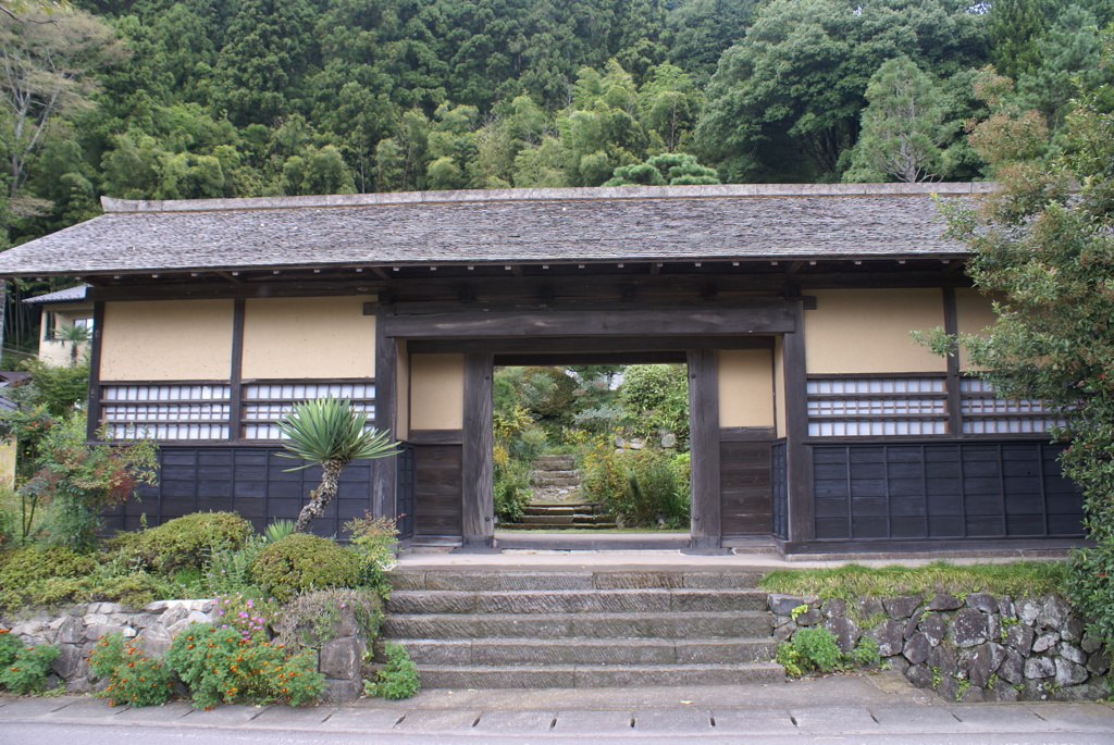 三森家住宅門
