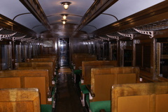 昔の列車の内部
