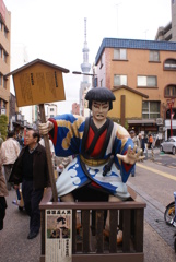 人形とスカイツリー