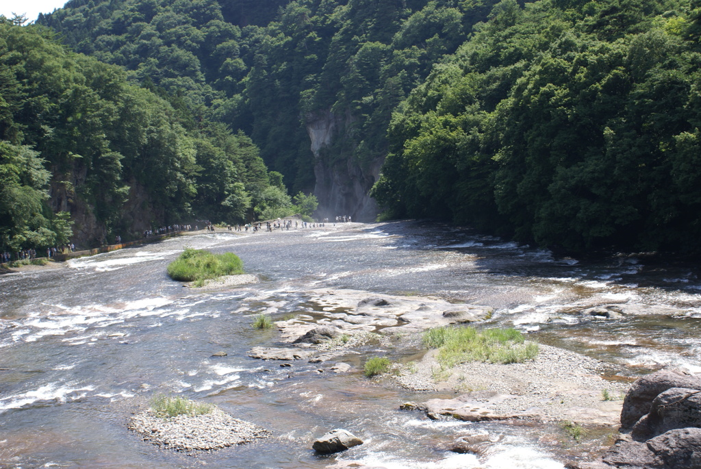 滝の遠景