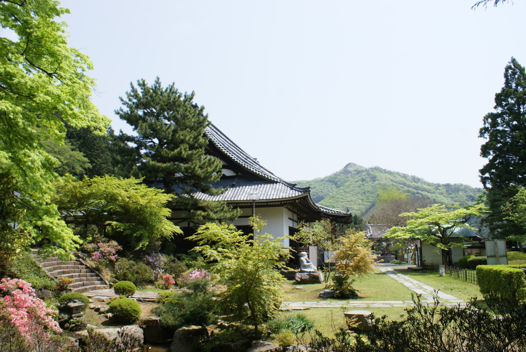 足利市鶏足寺境内