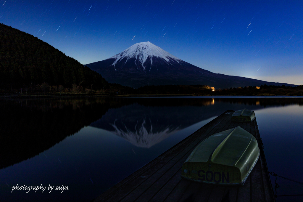 静寂の湖畔