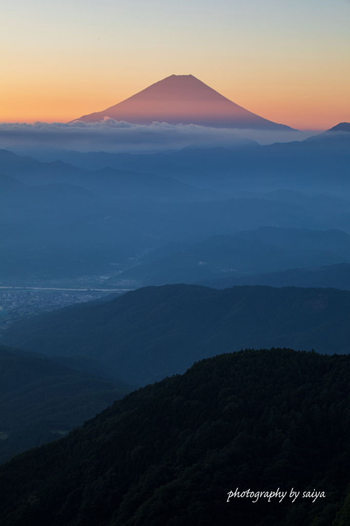 紅霞