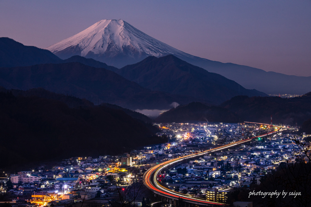 夜明けのハイウェイ