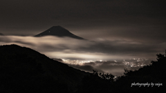 闇夜の光雲