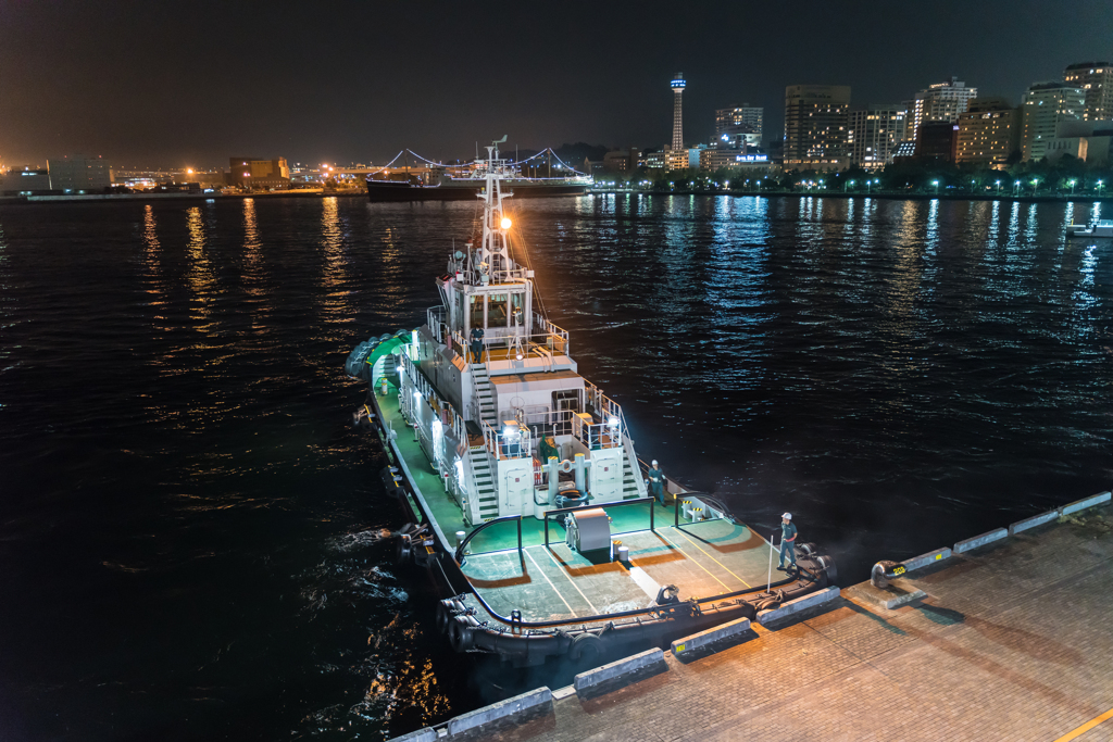 大さん橋　タグボート