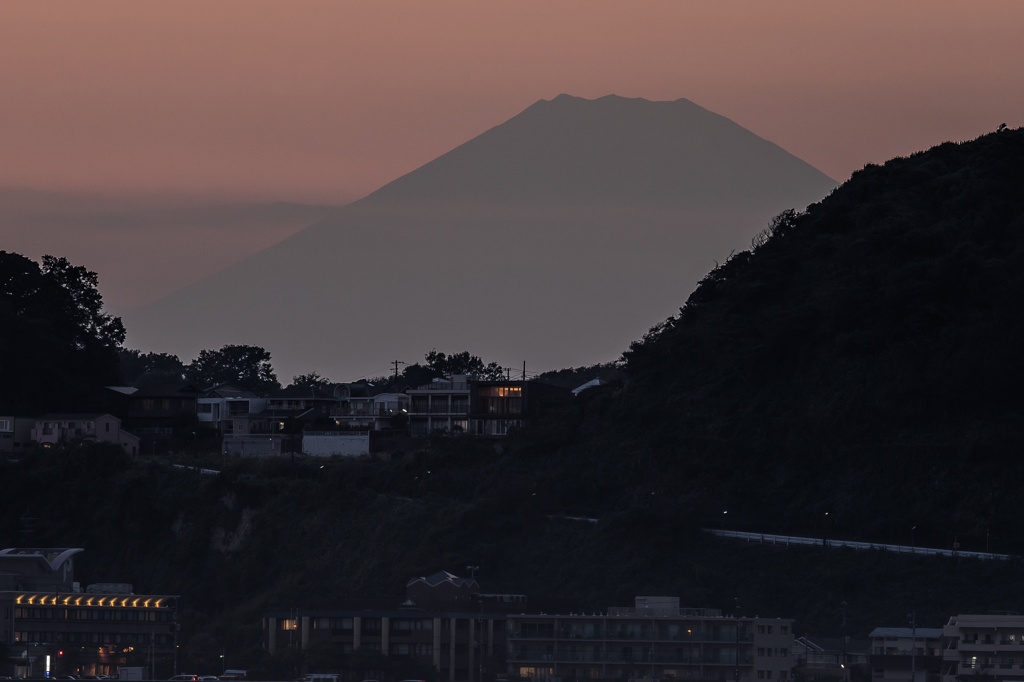材木座海岸からの富士山