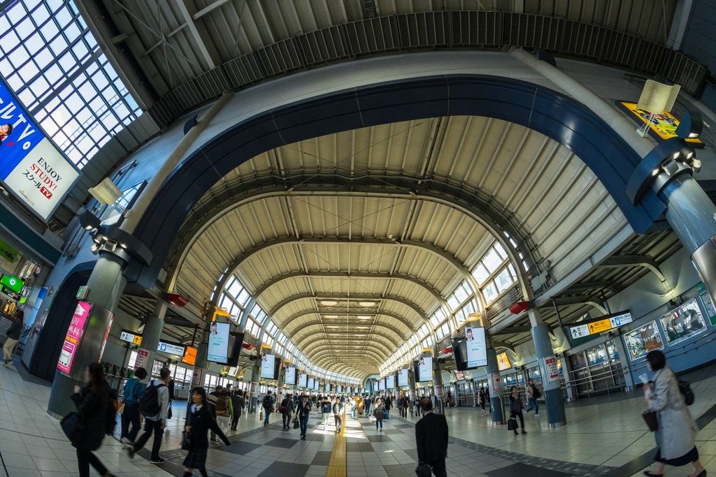 Fisheyeで撮る品川駅