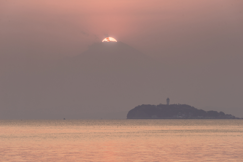 4月6日ダイヤモンド富士の日の逗子海岸