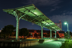 赤レンガ倉庫とプラットホーム