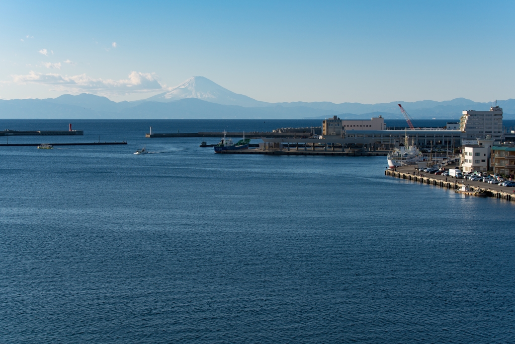 城ヶ島大橋から富士山