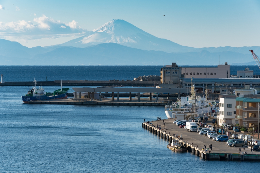 城ヶ島大橋から富士山