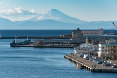 城ヶ島大橋から富士山