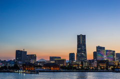 みなとみらいマジックアワー