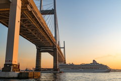 飛鳥Ⅱ　ベイブリッジ通過