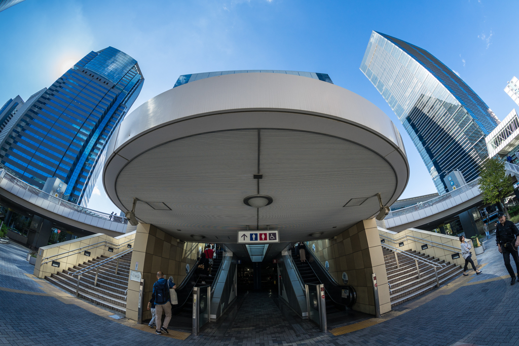 Fisheyeで撮る品川駅