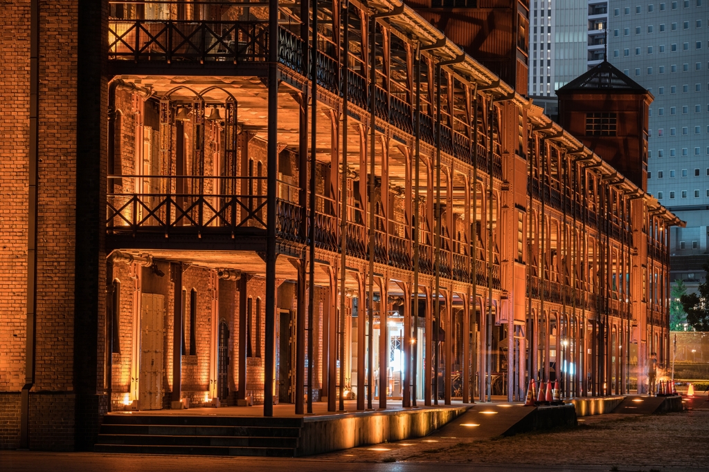 赤レンガ倉庫（100-400mm F5-6.3 DG DN OSテスト）