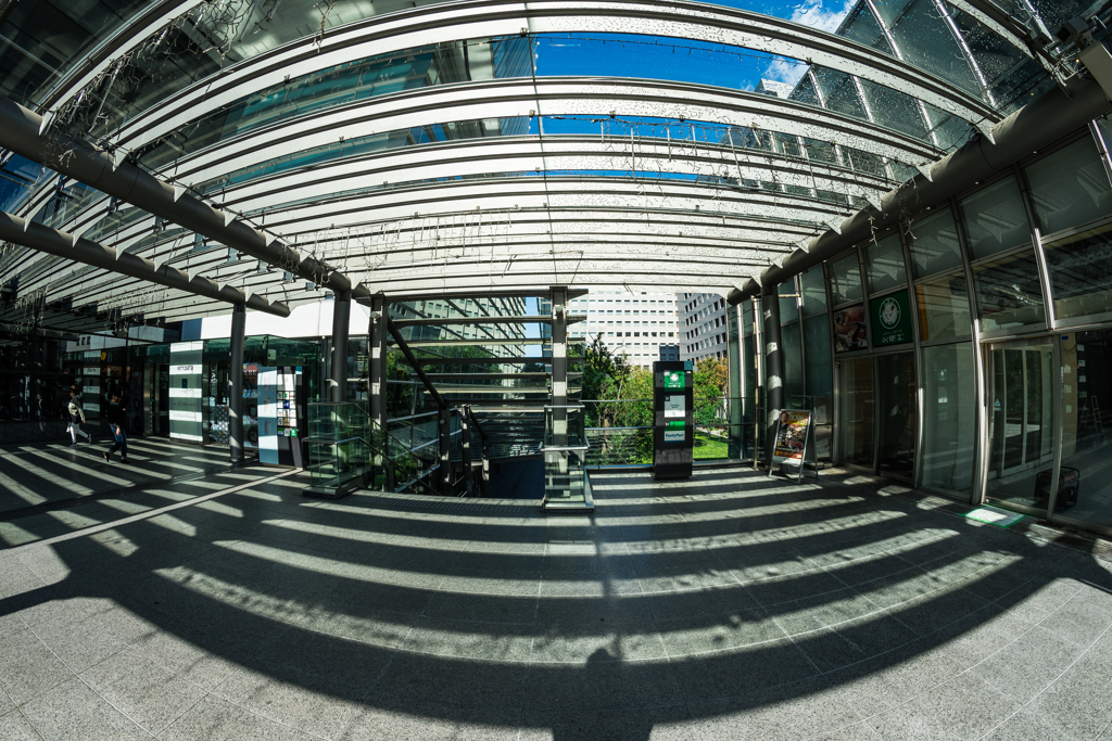 Fisheyeで撮る品川駅