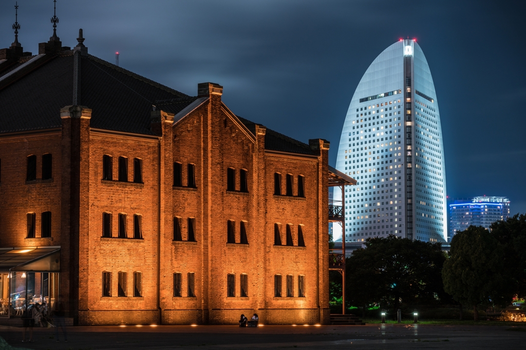 赤レンガ倉庫（100-400mm F5-6.3 DG DN OSテスト）