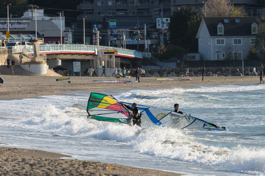 強風の逗子海岸
