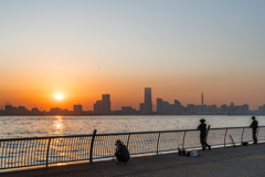 大黒ふ頭から見た夕日
