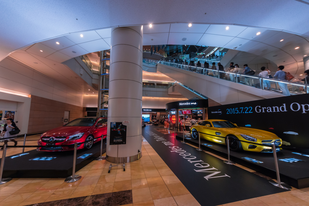 羽田空港内　Mercedes Ver6