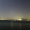 海と町と夜と星
