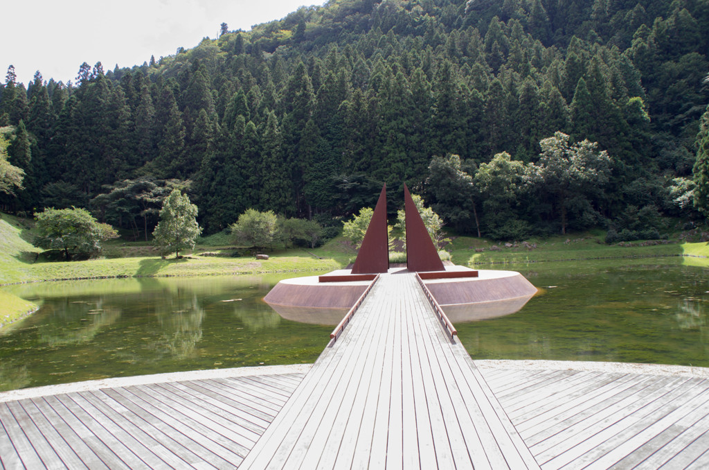 ピラミッドの島