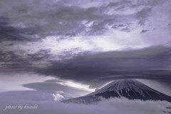 雲のむこう