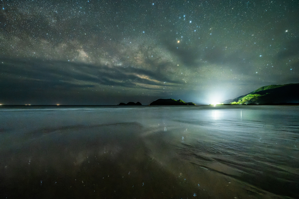 夜の砂浜