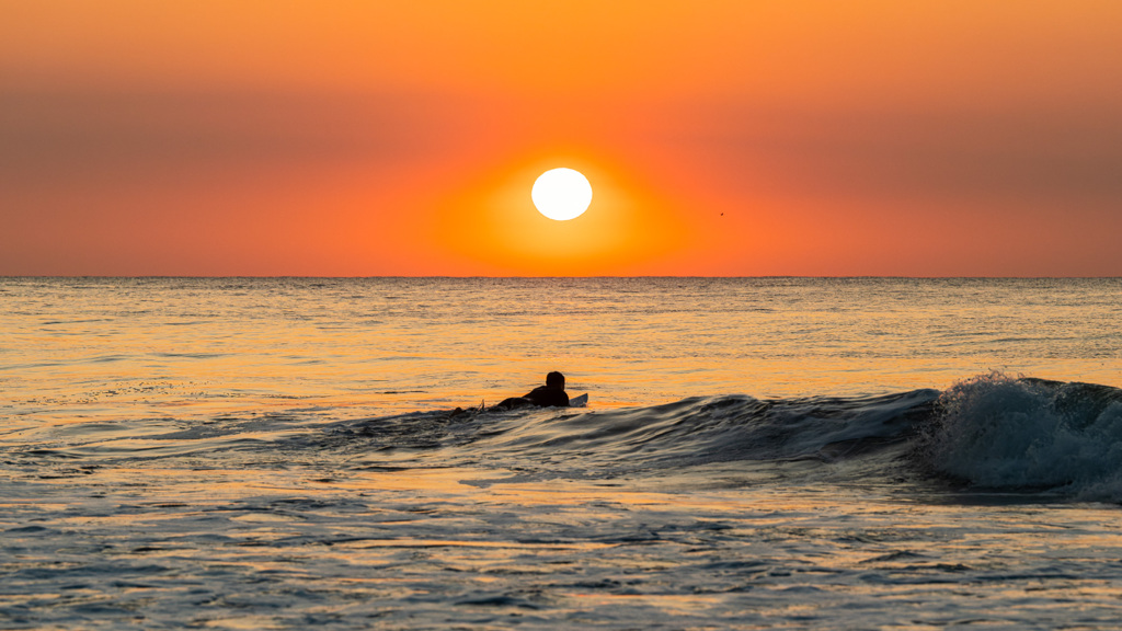 朝の海