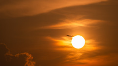 太陽を貫く