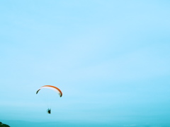空と人