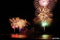 秋の夜空彩る花火