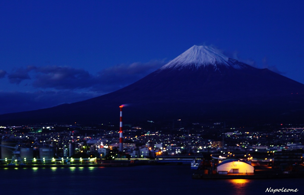 富士山と工場夜景