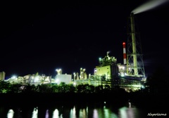 水辺の工場夜景