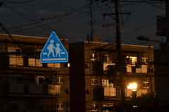 秋は夕暮れ