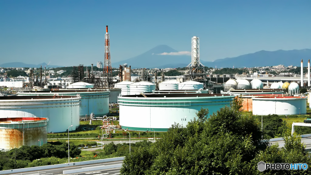 富士山と工場