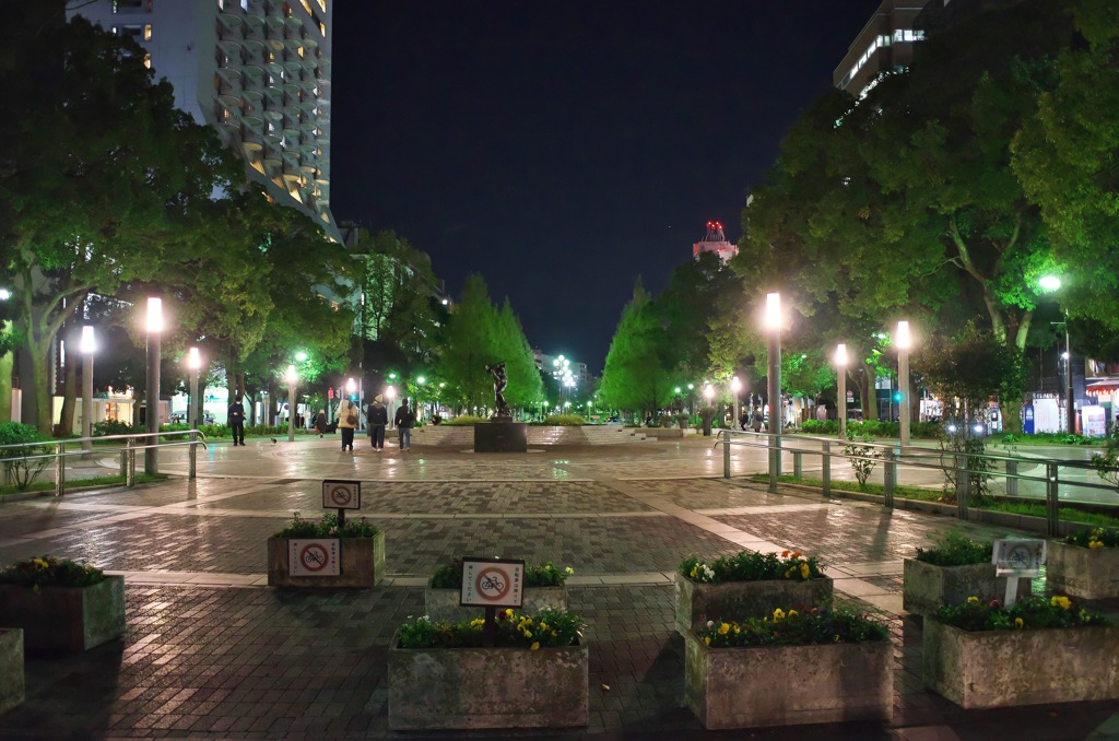 大通り公園　石の広場