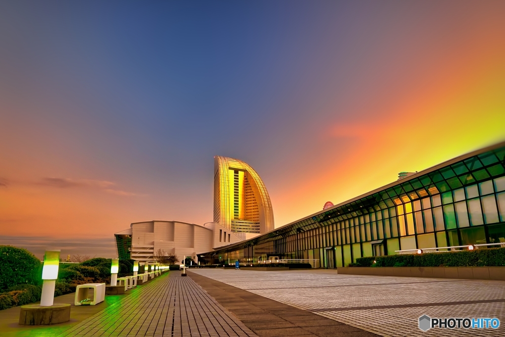 無人のパシフィコ横浜 展示ホール裏